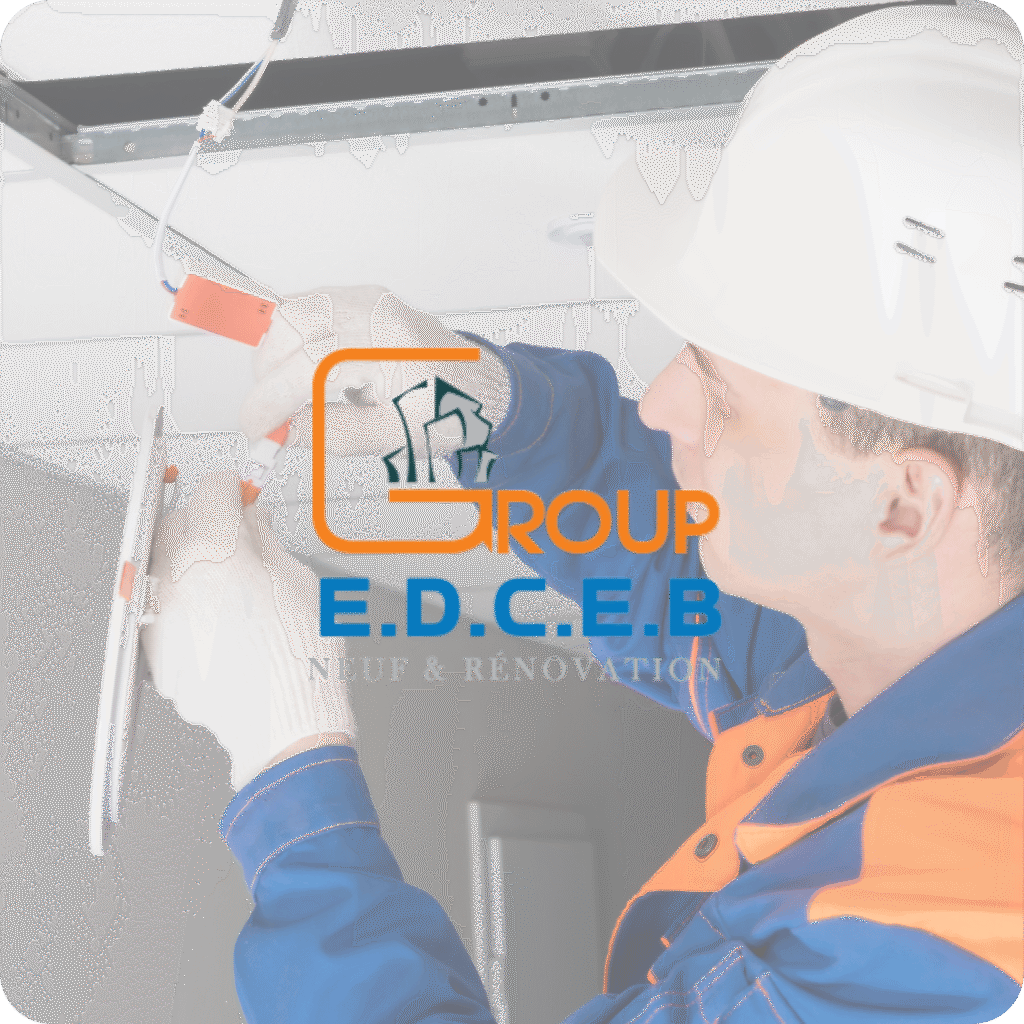 Technicien en Plomberie Marrakech effectuant un diagnostic de canalisation