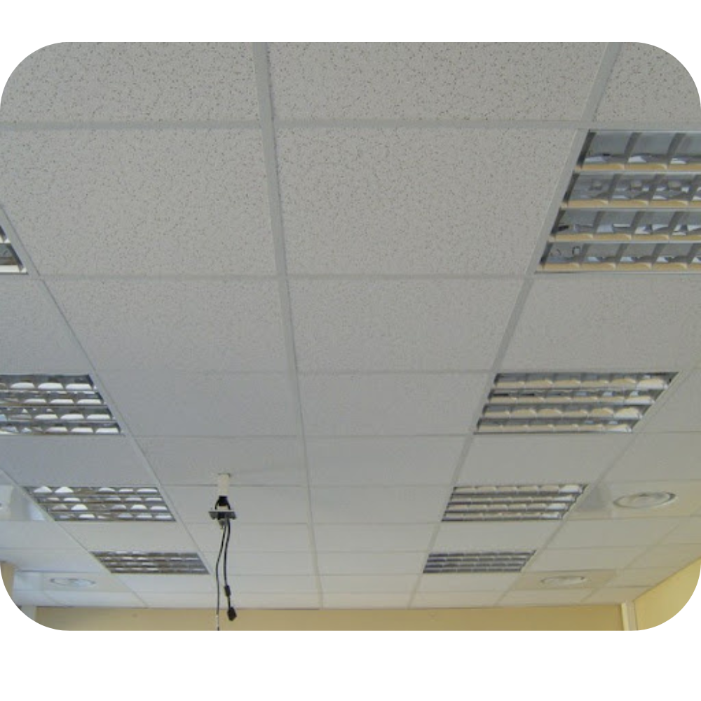 Préparation du chantier avec protection et traçage pour l'installation plafond placo Marrakech.